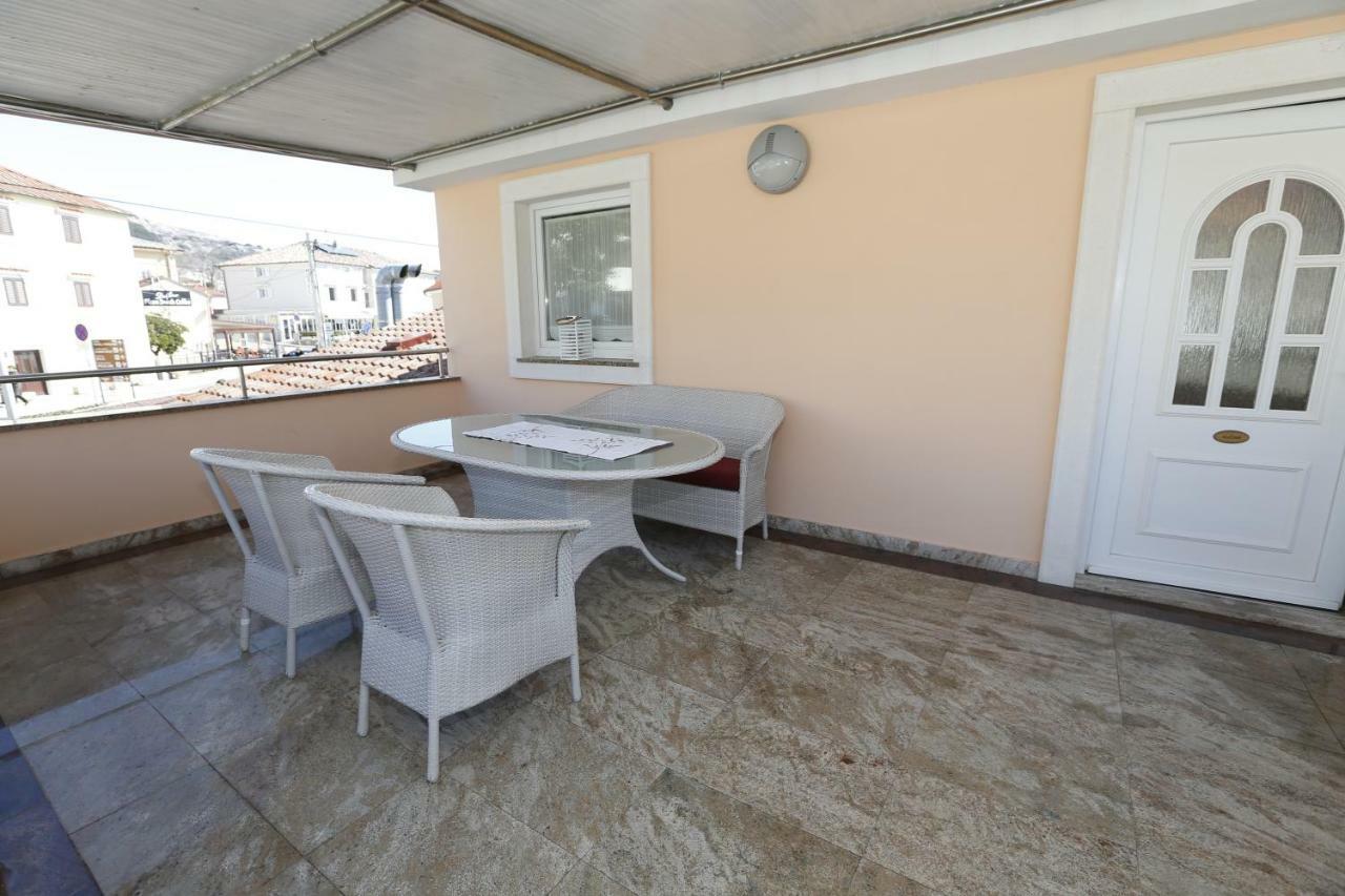 Apartment Bojan With Terrace And Sea View Baška Eksteriør bilde