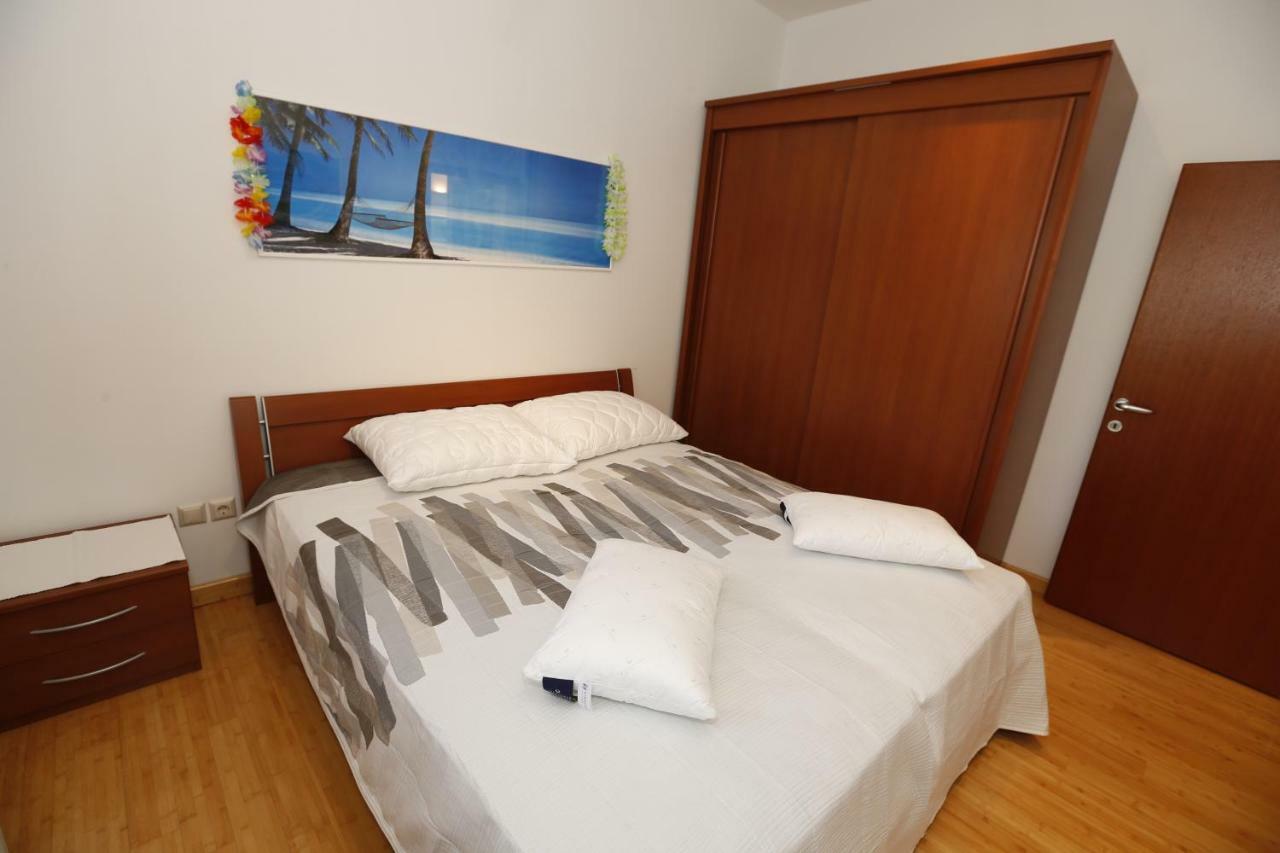 Apartment Bojan With Terrace And Sea View Baška Eksteriør bilde