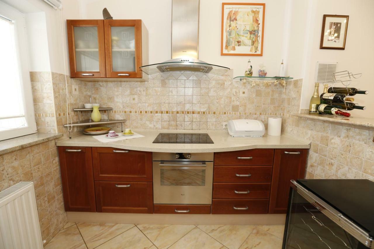 Apartment Bojan With Terrace And Sea View Baška Eksteriør bilde