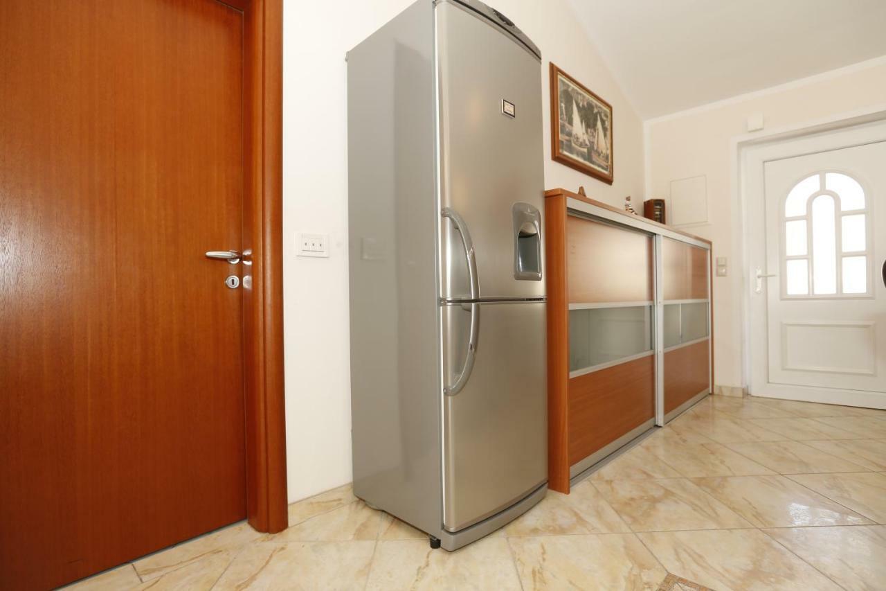 Apartment Bojan With Terrace And Sea View Baška Eksteriør bilde