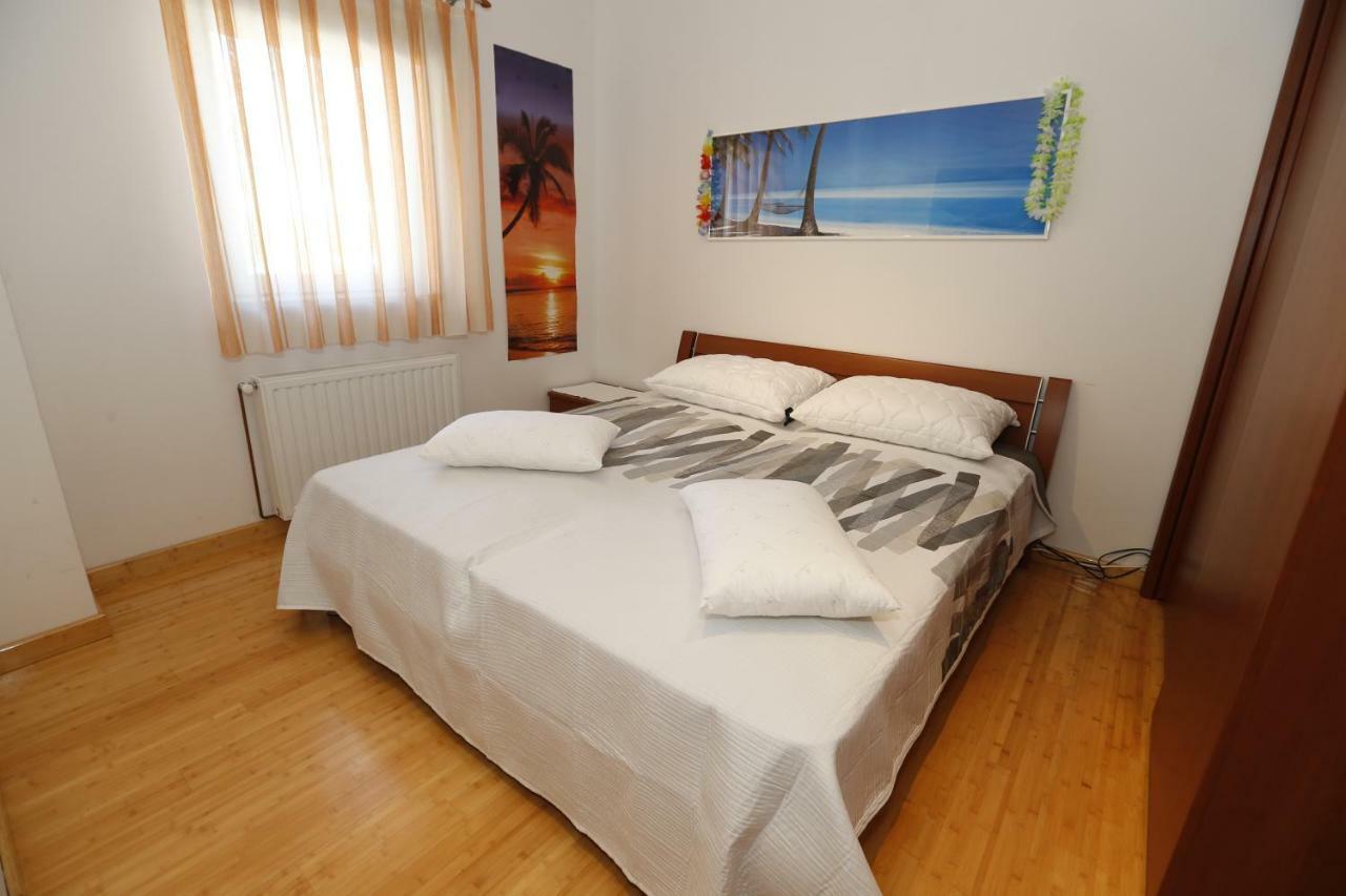 Apartment Bojan With Terrace And Sea View Baška Eksteriør bilde